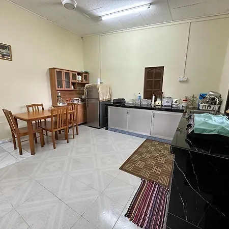 Mak Ani Homestay Kuala Terengganu Exterior photo