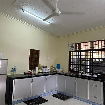 Mak Ani Homestay Kuala Terengganu Exterior photo